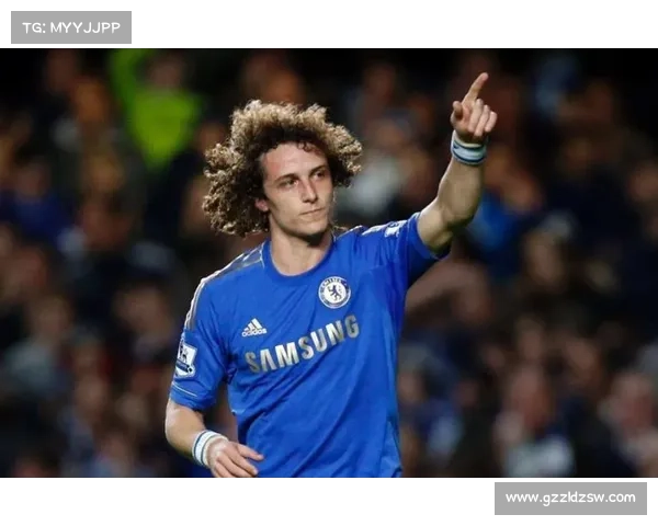 如何通过分析比赛和战术理解大卫路易斯的踢球位置与角色定位